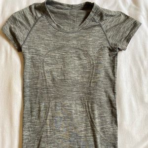 Lululemon work out top. Size 4